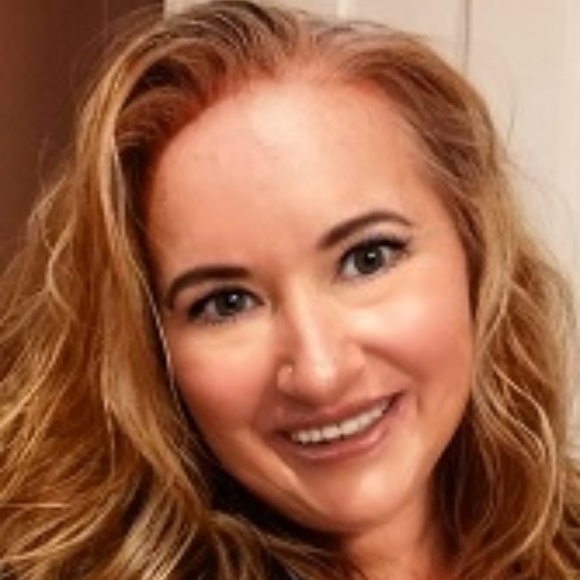 Meet your Posher, Evelyn - Picture 1 of 1